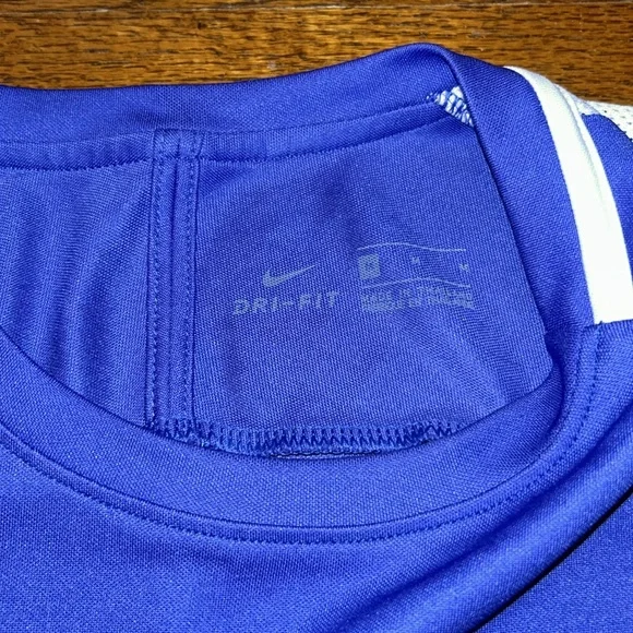 Nike tee - Picture 4 of 7